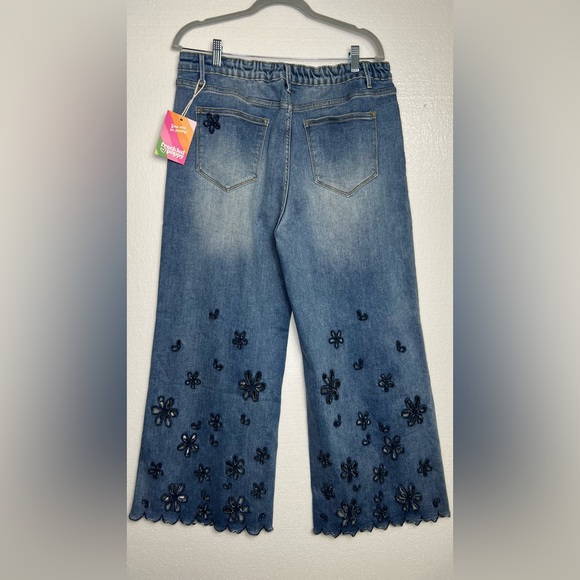 Freckled Poppy Wide Leg Relax Fit Jeans with Floral Cutout size XL NWT - Picture 6 of 9